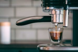 Read more about the article The Ultimate Coffee Maker Buying Guide (2026): Brew Better Coffee at Home