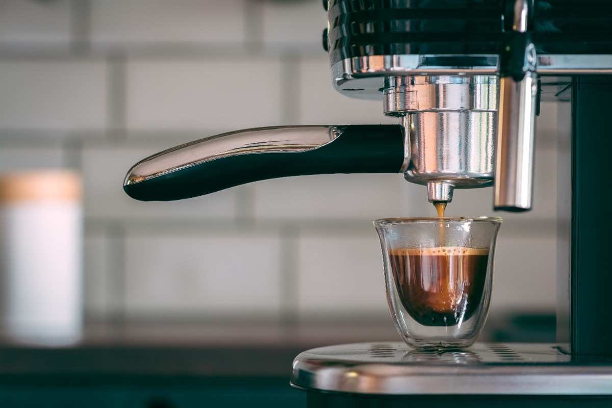 You are currently viewing The Ultimate Coffee Maker Buying Guide (2026): Brew Better Coffee at Home